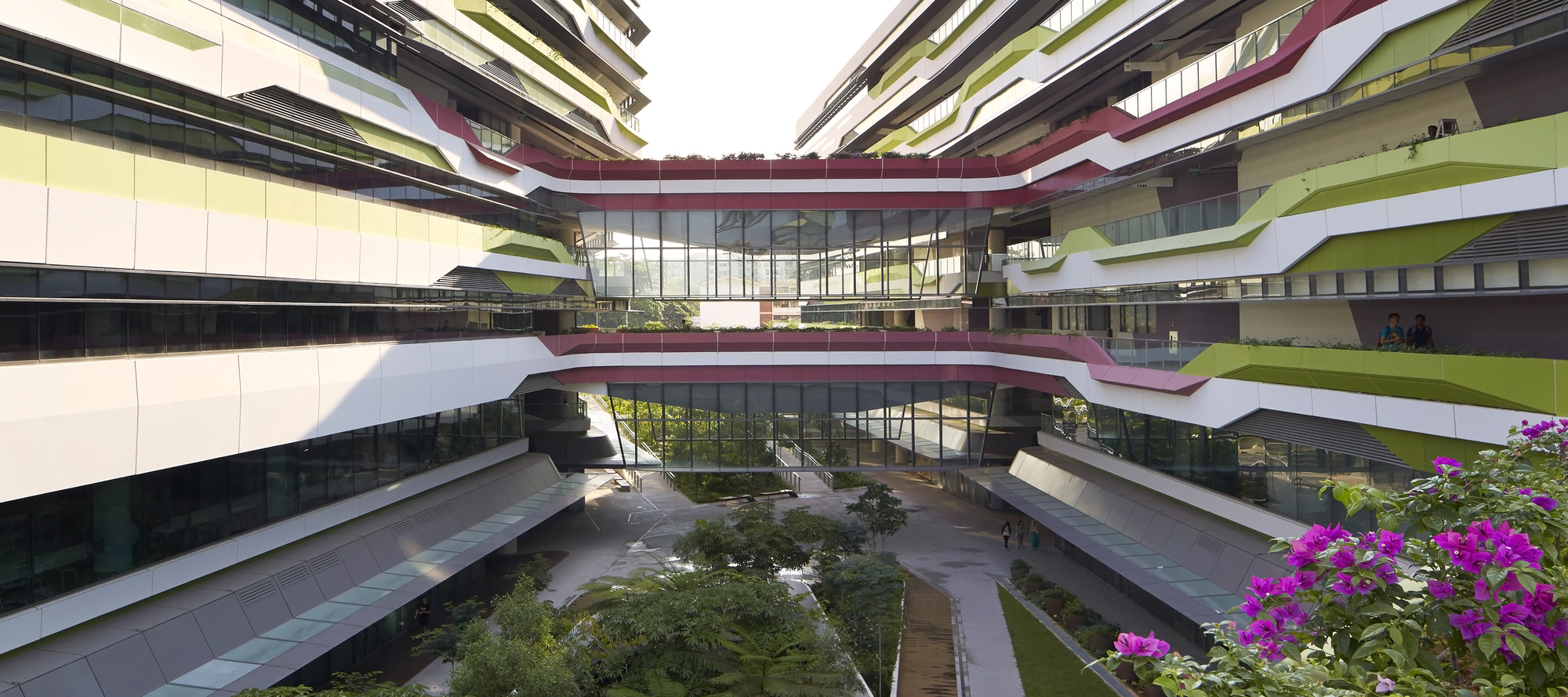 新加坡科技与设计大学落成