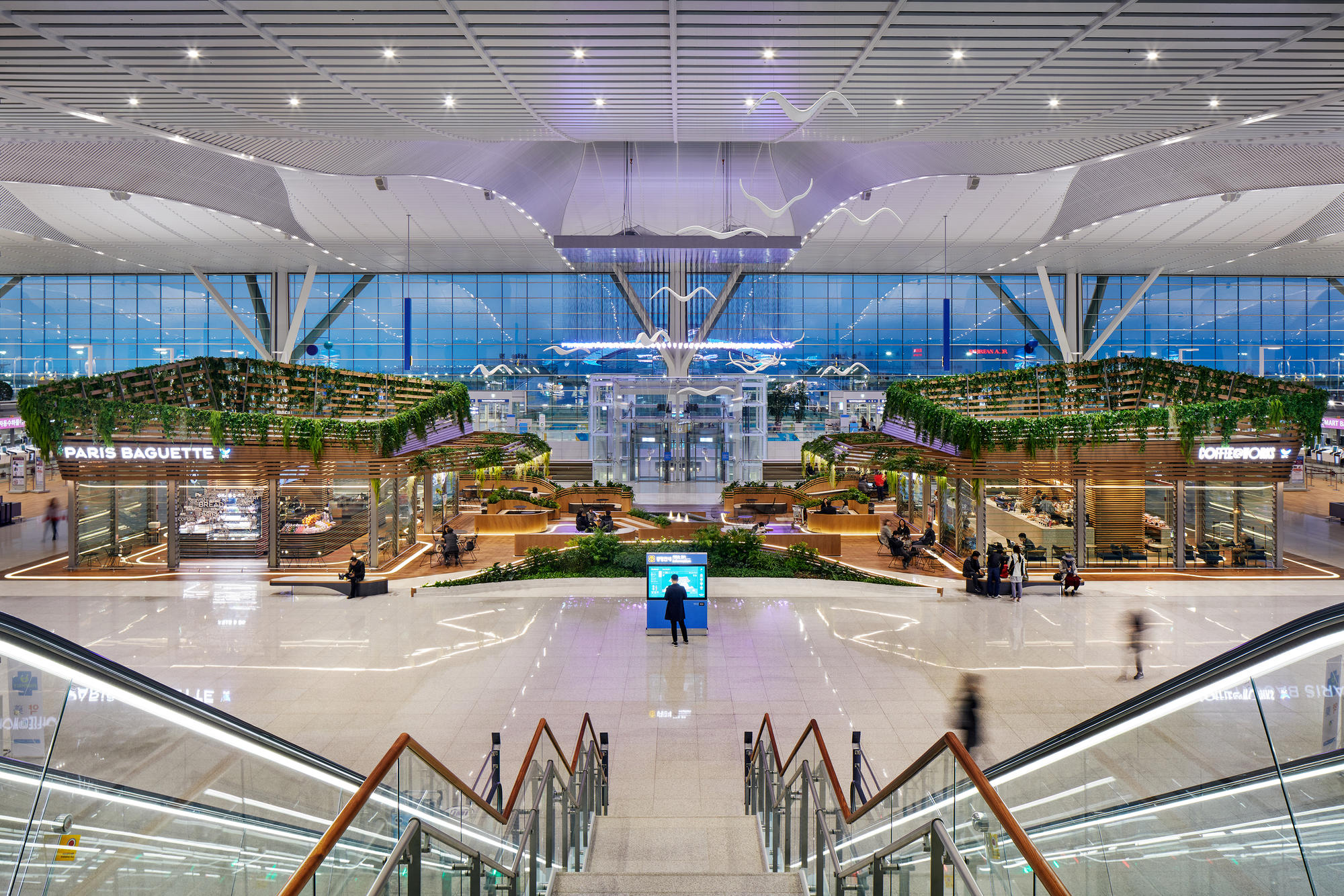 Terminal 2 Landmark Space, Incheon International Airport - UNStudio